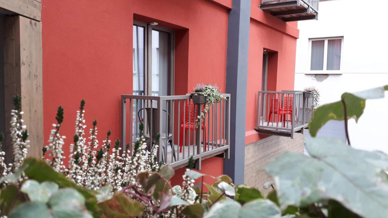 Hotel Bed & Rooms , Corte Rossa -1 Min Walk To Bernina Express Tirano Bagian luar foto