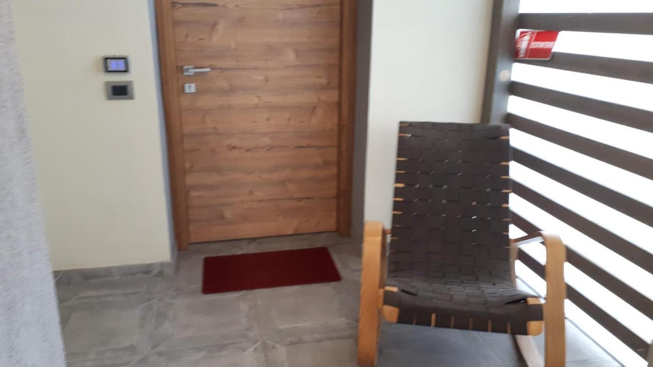 Hotel Bed & Rooms , Corte Rossa -1 Min Walk To Bernina Express Tirano Bagian luar foto