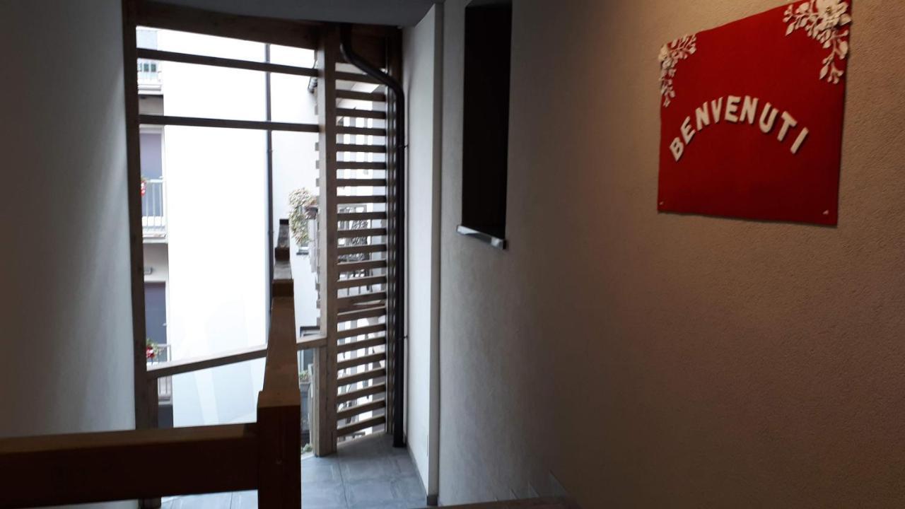 Hotel Bed & Rooms , Corte Rossa -1 Min Walk To Bernina Express Tirano Bagian luar foto