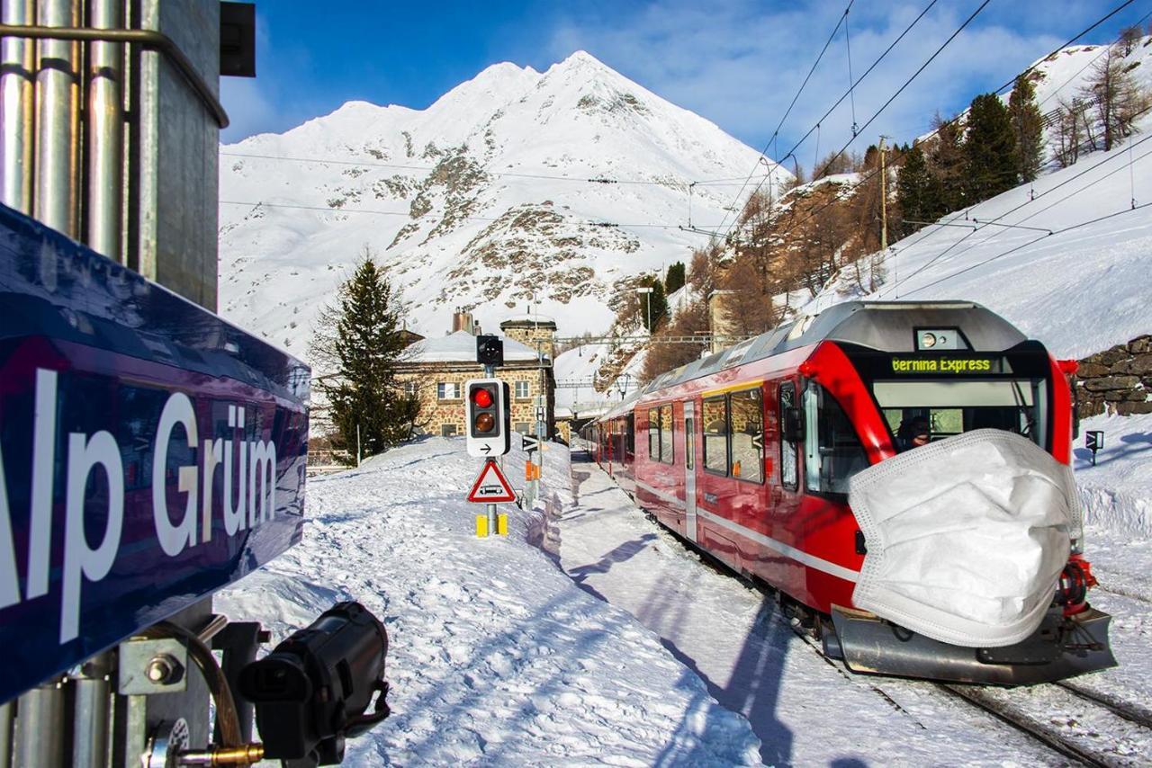 Hotel Bed & Rooms , Corte Rossa -1 Min Walk To Bernina Express Tirano Bagian luar foto