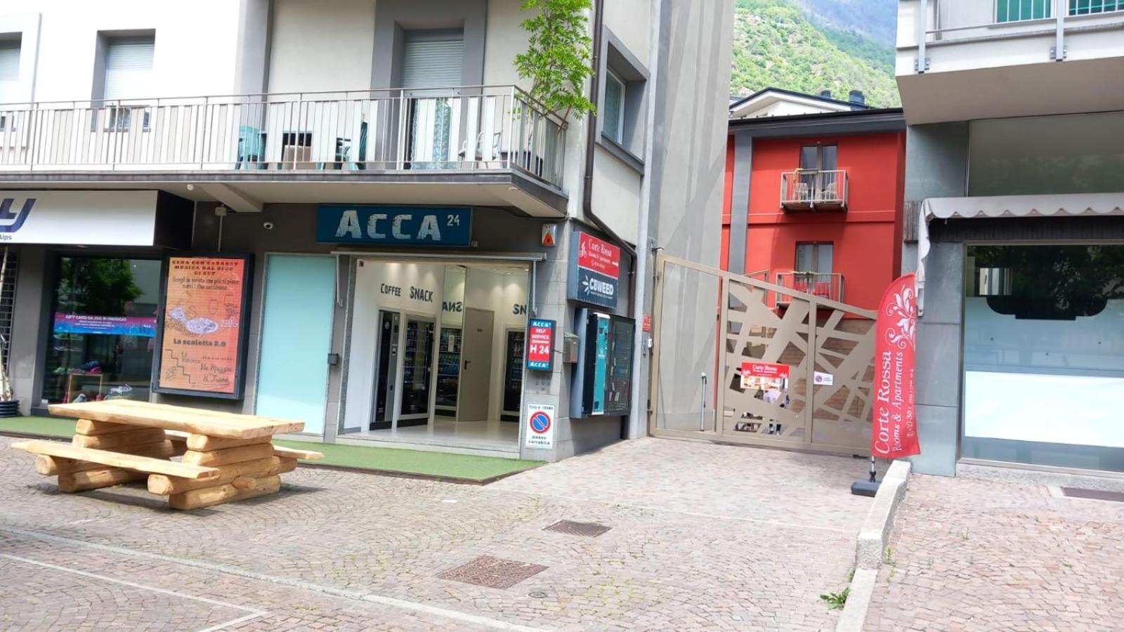 Hotel Bed & Rooms , Corte Rossa -1 Min Walk To Bernina Express Tirano Bagian luar foto