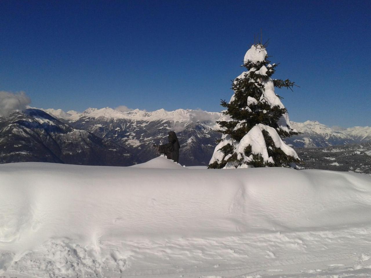 Hotel Bed & Rooms , Corte Rossa -1 Min Walk To Bernina Express Tirano Bagian luar foto