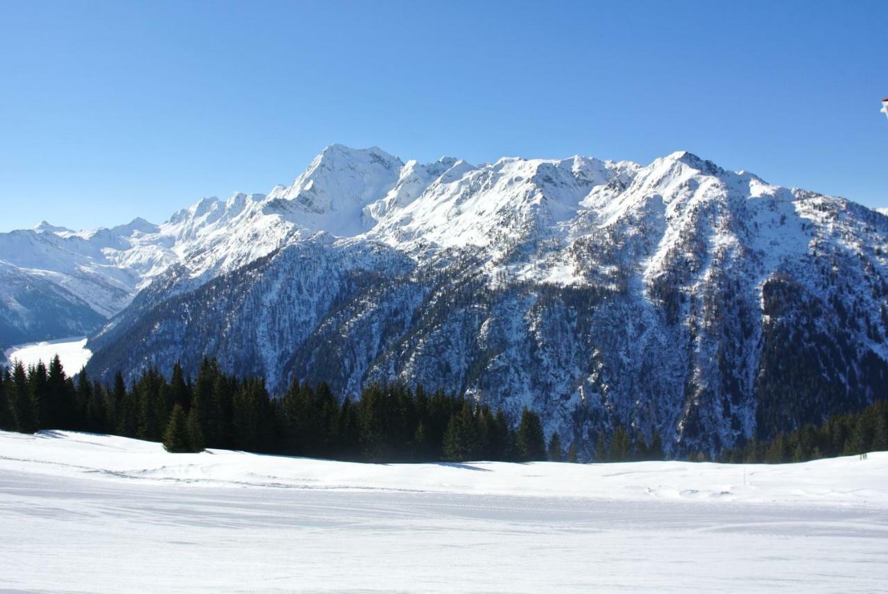 Hotel Bed & Rooms , Corte Rossa -1 Min Walk To Bernina Express Tirano Bagian luar foto